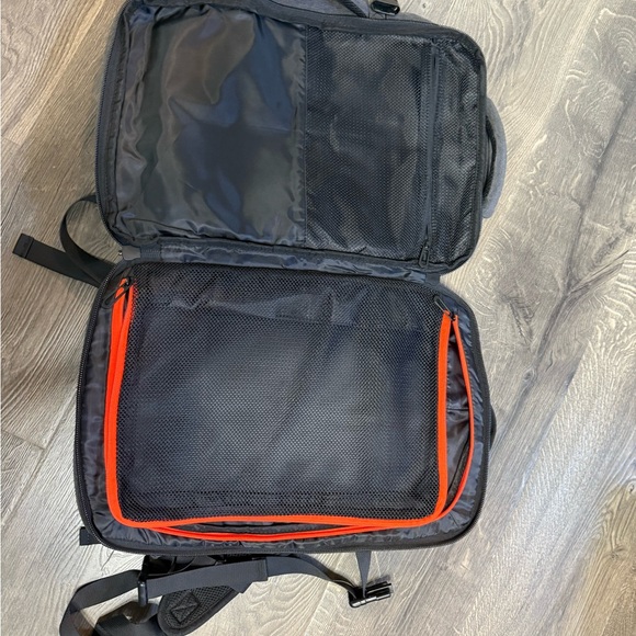 Travel backpack - Picture 2 of 4